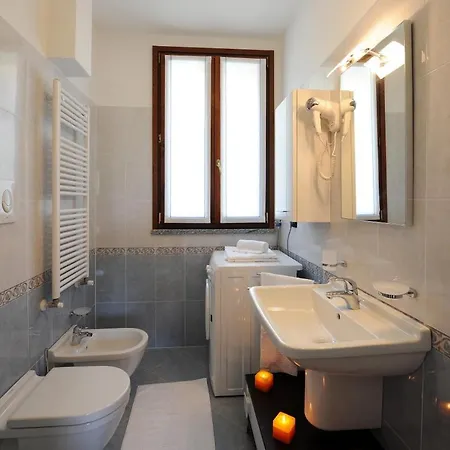 Sleeps 8 Pool 아파트