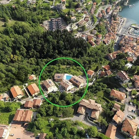 Lägenhet Sleeps 8 Pool Argegno