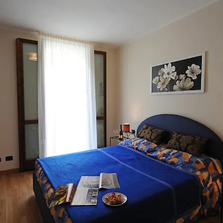 Sleeps 8 Pool Lägenhet Argegno